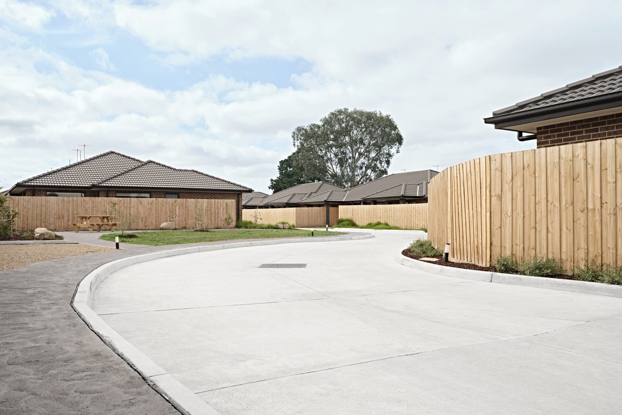 Melton South Family Residence — image 10